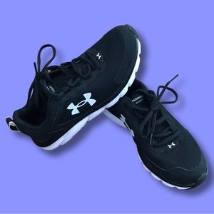 Womens Under Armour Charged Assert size 9